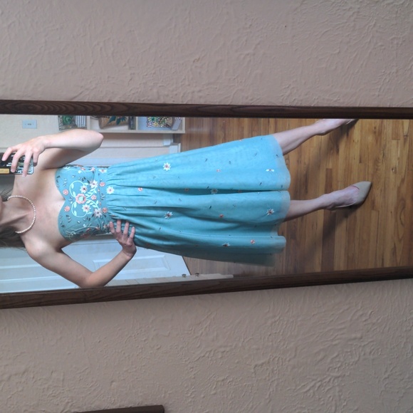 Modcloth Strapless embroidered midi dress - Picture 3 of 14